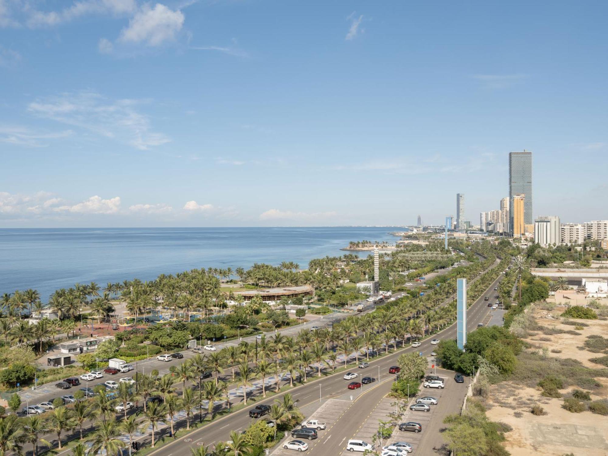 Jeddah Hilton Otel Dış mekan fotoğraf View of the Gulf of Aqaba from the city of Aqaba