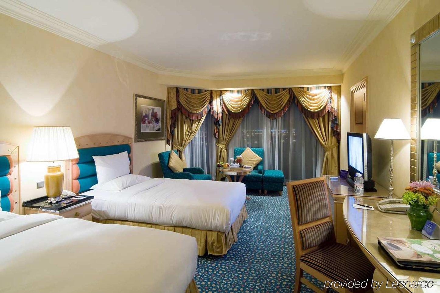 Jeddah Hilton Otel Oda fotoğraf A room at the hotel